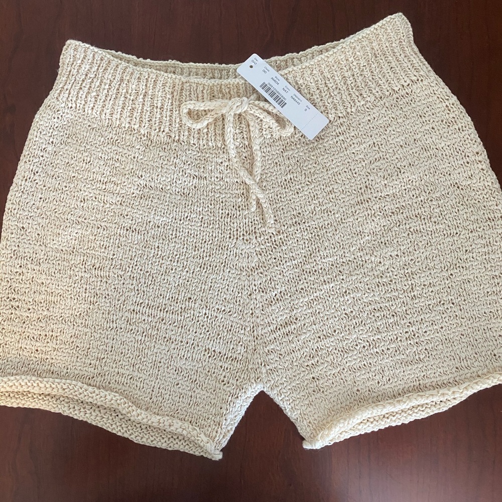 Drawstring sweater short, Item AM934. Natural Sz S